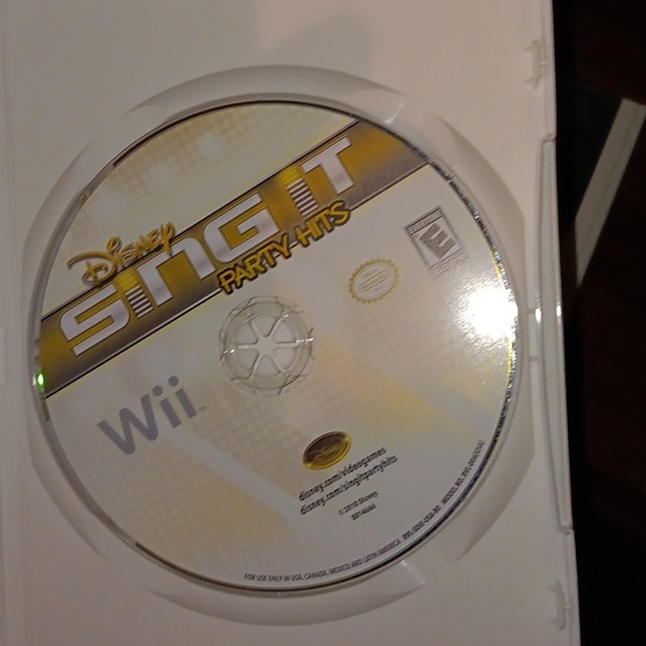 Nintendo Wii Video Games (2), Aux Cord, & Nerf Racing Wheel- PRE-OWNED - Picture 4 of 7